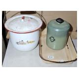 ENAMEL PAN & CHAMBER POT