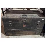 VINTAGE TRUNK NO LOCK