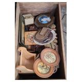 HUMMEL & OTHER DECOR IN WOOD CRATE