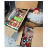 CHRISTMAS DECOR & PILLOWS