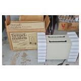 VINTAGE TOASTER IN ORIGINAL BOX LOOKS NEW