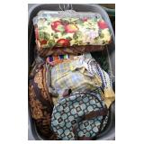 TOTE OF TABLECLOTH, PLACEMATS, RUGS