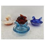 (4) MINIATURE CHICKENS ON NEST