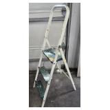FOLDING STEP STOOL