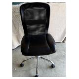 ROLLING DESK CHAIR