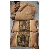 KING COMFORTER BEDSPREAD W/ PILLOWS