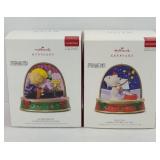(2) 2018 HALLMARK PEANUTS MAGIC STORY ORNAMENTS