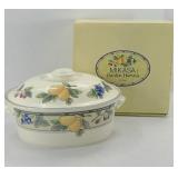 MIKASA GARDEN HARVEST OVAL COVERED CASSEROLE
