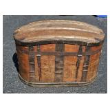 CAMELBACK TRUNK W/ KEY