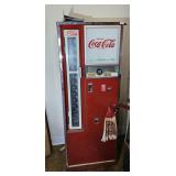 VINTAGE COCA COLA MACHINE 10 CENTS WORKS