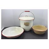 ENAMEL POT W/ LID & WASH PANS