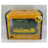 ERTL JOHN DEERE 1010 CRAWLER 1:16