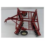 ERTL DISC FARM IMPLEMENT
