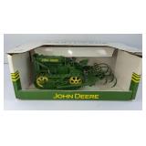 JOHN DEERE LINDEMAN CRAWLER 1:16