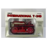ERTL INTERNATIONAL T-340 CRAWLER DIE CAST 1:16