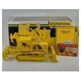 FIRST GEAR INTERNATIONAL TD-25 CRAWLER 1:25