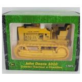 ERTL JOHN DEERE 1010 CRAWLER TRACTOR 1:16