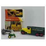 ASST JOHN DEERE FARM AND CONSTRUCTION TOYS