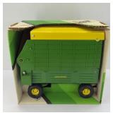 JOHN DEERE FORAGE WAGON 1:16