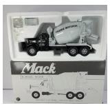 MACK B MODEL MIXER 1:34