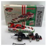JOHN FORCE CASTROL GTX FUNNY CAR 1:24