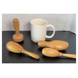 SOCK DARNERS W/ MUG