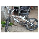 MONGOOSE REBEL YOUTH STUNT BIKE