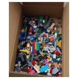 LARGE QUANTITY OF LEGOS