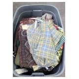 TOTE OF LINENS