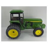 JOHN 4960 FARM TRACTOR BY ERTL