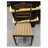 ANTIQUE CHAIR