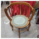 ANTIQUE CORNER CHAIR