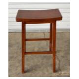 WOOD STOOL (ALT LOC)
