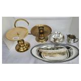 (2) BRASS CANDLE HOLDERS & METAL TRAY (ALT LOC)