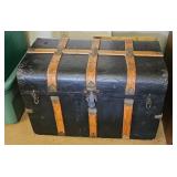 ANTIQUE STEAMER TRUNK