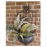 METAL WALL PLANTER