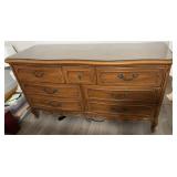 THOMASVILLE DRESSER W/ WALL MIRROR