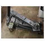 2.5 TON FLOOR JACK W/ LIFTING BAR