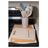 CUTTING BOARDS & UTENSILS