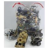 PLASTIC ARMY MEN & VEHICLES