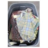 TOTE OF LINENS