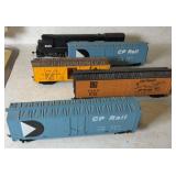 PENN CENTRAL ATLAS ENGINE & (4) BOX CARS