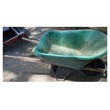 WHEELBARROW W/ MOLDED BUCKET