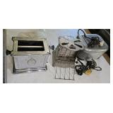 (3) ANTIQUE & VINTAGE TOASTERS: UNIVERSAL, CALKINS