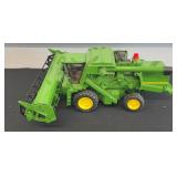 JOHN DEERE T670I COMBINE, PLASTIC