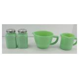 JADEITE GREEN (2) MEASURING CUPS & SHAKER SET