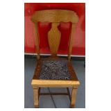 ANTIQUE OAK CHAIR