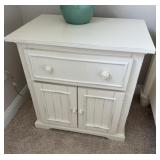 PAIR OF WHITE FARMHOUSE NIGHT STANDS