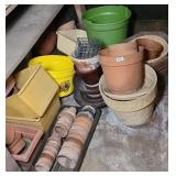 PLANTERS & POTS