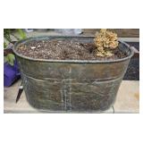 COPPER WASH TUB PLANTER BUYER (MUST TAKE DIRT)
